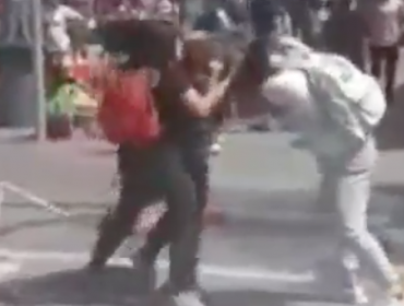 Video capta nueva violenta pelea entre comerciantes ambulantes en Viña del Mar