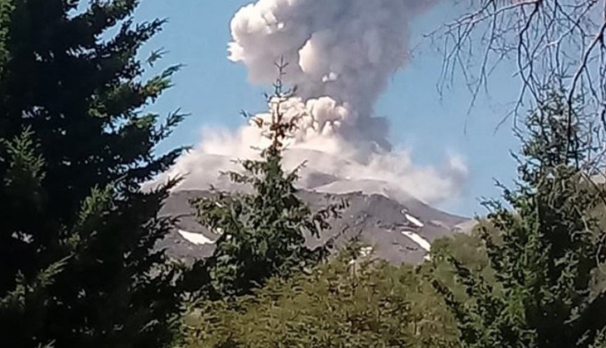 Mantienen Alerta Naranja tras nuevo pulso eruptivo del complejo volcánico Nevados de Chillán