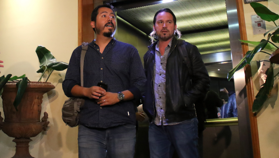 Regresó a Chile equipo de TVN detenido 15 horas en Caracas: "Fue una experiencia terrible"