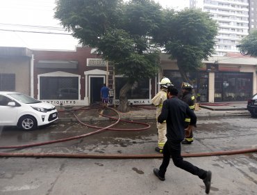 Gigantesco incendio en pleno centro de Viña del Mar consume casas y locales comerciales