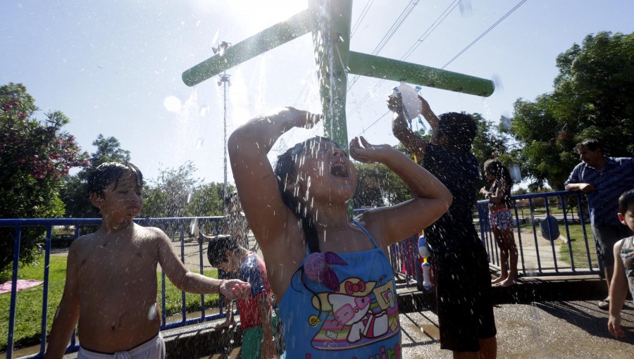 Nueva ola de calor llega este fin de semana: 11 regiones sufrirán la inclemencia del sol