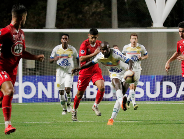 En un partido carente de emociones, U. La Calera empató 0-0 en su debut en Copa Sudamericana