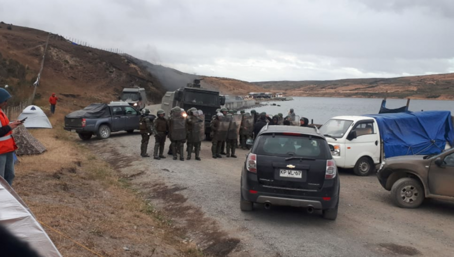 Magallanes: Trabajadores de Mina Invierno finalizaron toma del camino, pero siguen en huelga