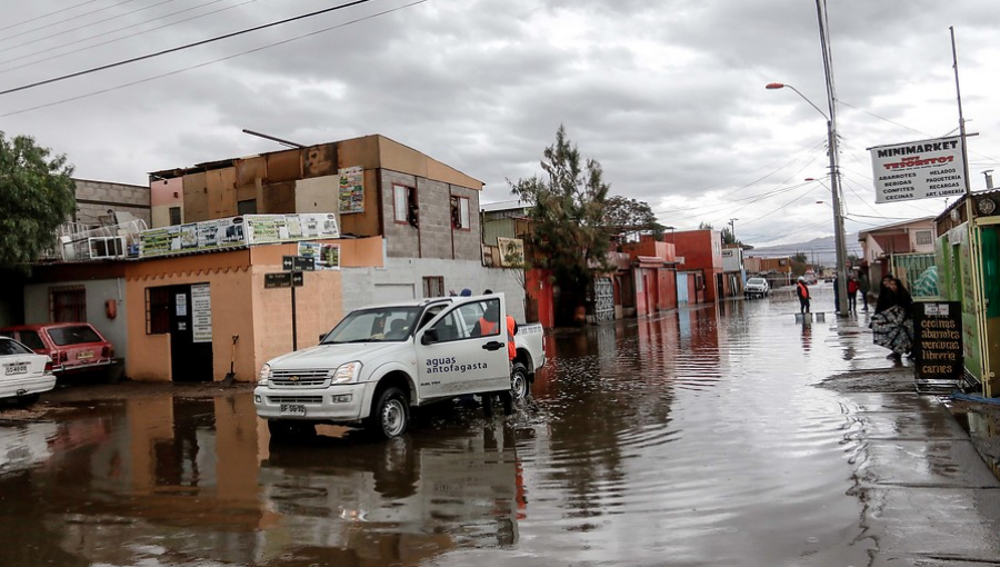 Gobernadora de El Loa pidió "paciencia" a vecinos de Calama que no tienen agua desde hace cuatro días