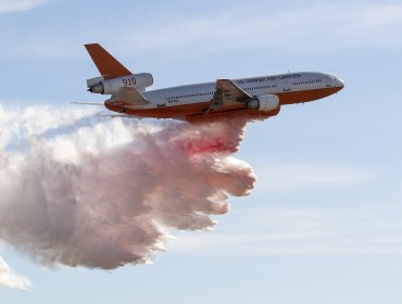 Avión estadounidense se sumará a labores de combate de incendios forestales en el sur