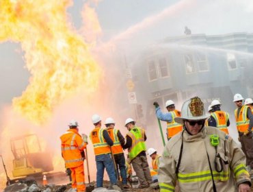 Explosión por fuga de gas provocó incendio que destruyó cinco edificios en Estados Unidos