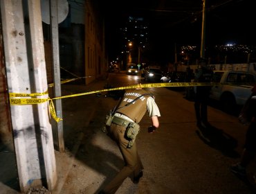 Carabineros encuentra a hombre con siete impactos de bala en Puente Alto: falleció en el hospital