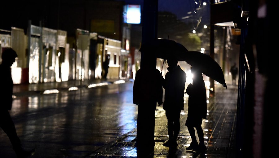 Provincia de El Loa y comuna de Antofagasta se mantienen en Alerta Roja por fuertes precipitaciones