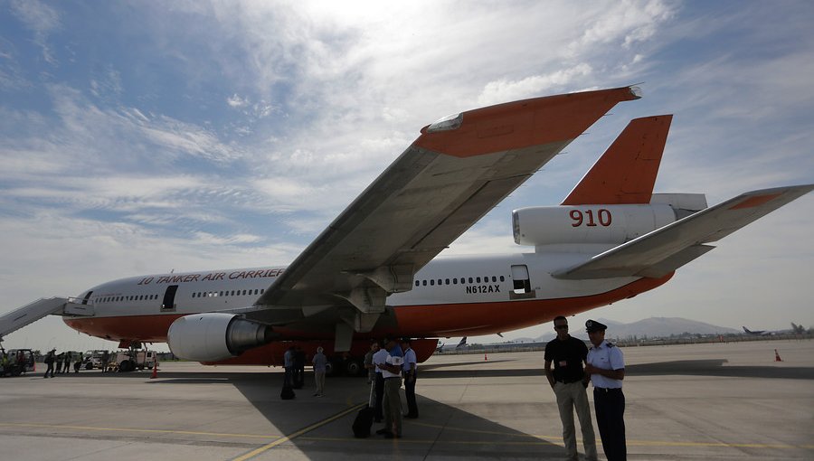 Avión 'Ten Tanker' fue destinado a combatir incendios forestales en la región de Aysén