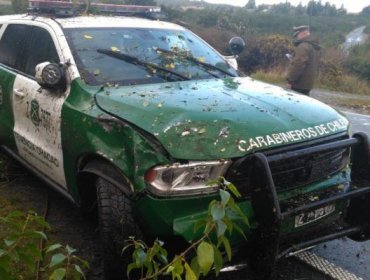 Por evitar atropello a un perro, patrulla policial cayó desde un puente en Collipulli: dos carabineros lesionados