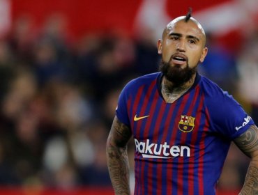 "Bruto" y "torpe": Prensa española destruyó a Arturo Vidal tras empate del Barcelona