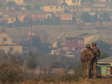 Por incendios forestales, decretan toque de queda en 10 comunas de la provincia de Concepción