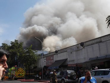 Incendio en el barrio Meiggs ha afectado a 17 locales comerciales