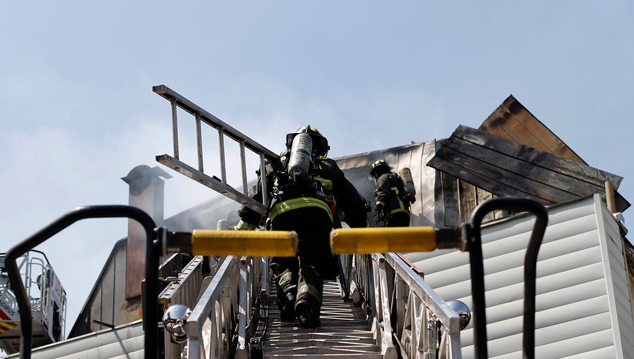 Incendio en Providencia afecta a casa de María del Pilar Pérez, "La Quintrala"