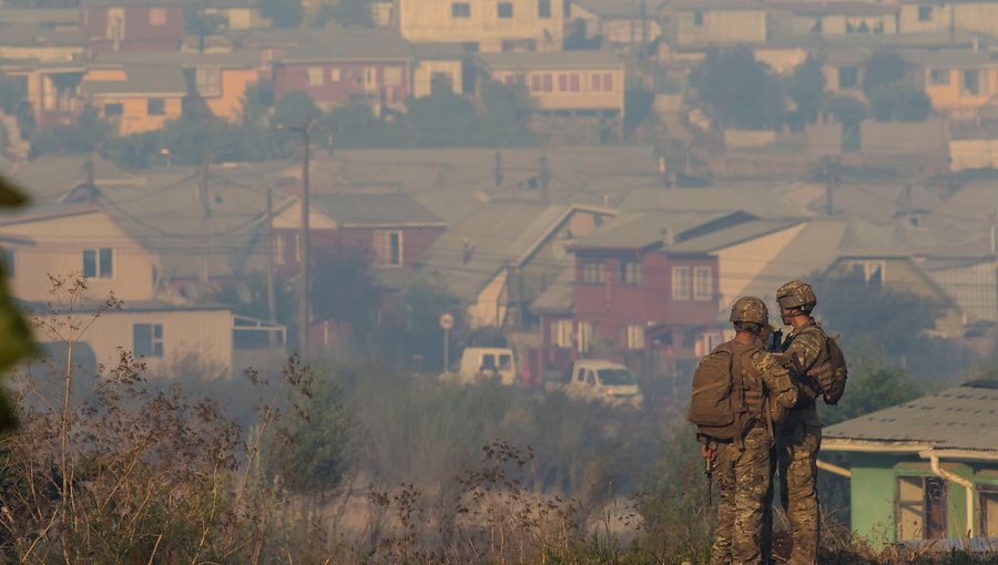 Por incendios forestales, decretan toque de queda en 10 comunas de la provincia de Concepción