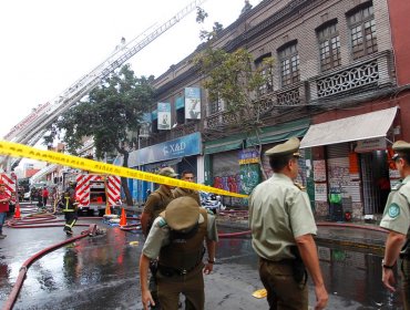 Cerrarán manzana donde se generó incendio que consumió 18 locales comerciales en el barrio Meiggs