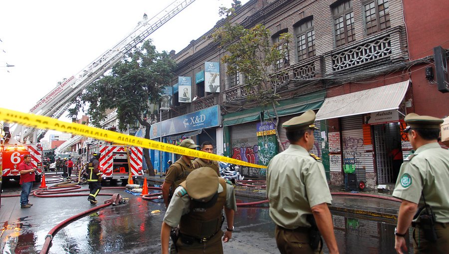 Cerrarán manzana donde se generó incendio que consumió 18 locales comerciales en el barrio Meiggs