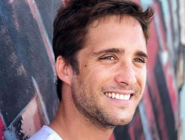 Diego Boneta deja atrás a Luis Miguel y se convierte en el primer superhéroe latino