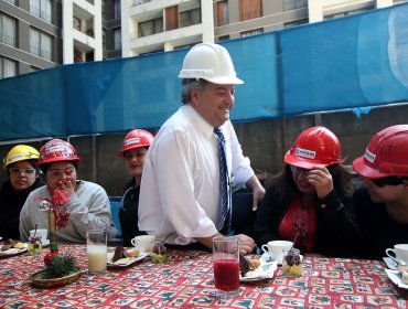 Ministro del Trabajo defendió cambios a indemnización por años de servicio y criticó a la oposición