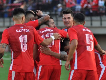 Unión La Calera comenzó con el pie derecho el torneo: venció 2-0 a Palestino