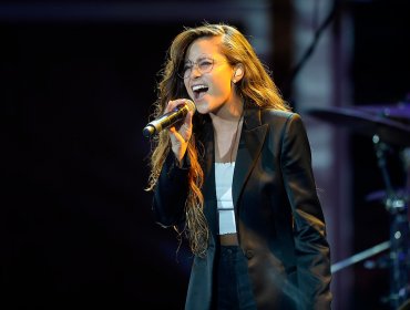 Acusan al alcalde de Puerto Varas de querer besar a la fuerza a Camila Gallardo