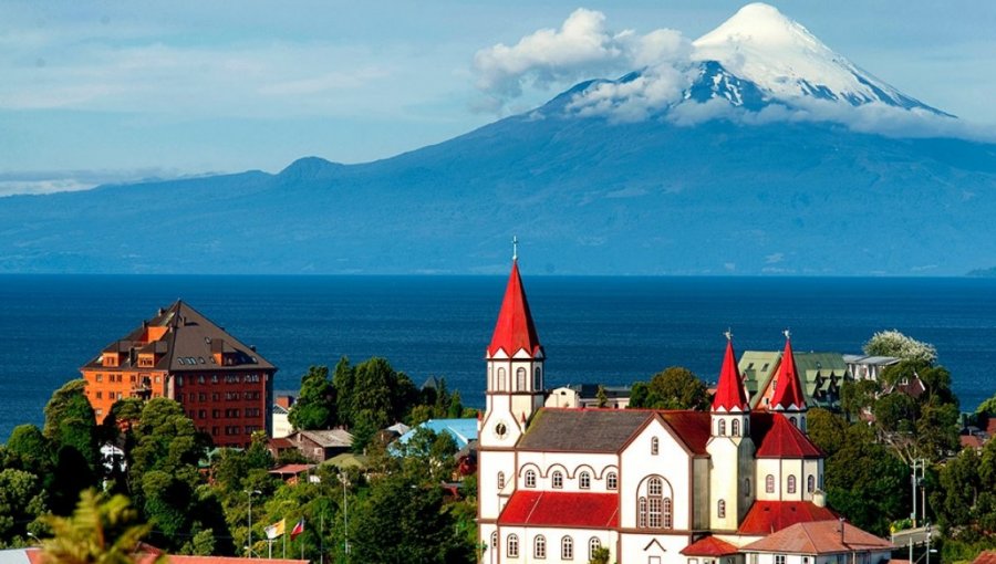 Concejala de Puerto Varas: “Es normal que el alcalde salude de esa forma”