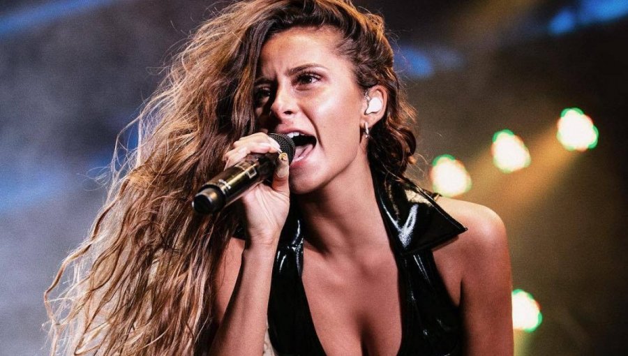 Camila Gallardo: "Debemos mantenernos de pie y con la voz bien alta"