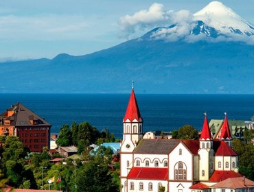 Concejala de Puerto Varas: “Es normal que el alcalde salude de esa forma”