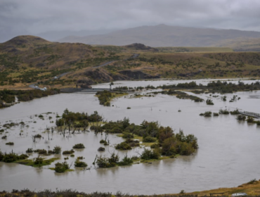 Onemi mantiene Alerta Roja en la comuna de Torres del Paine por crecida de ríos