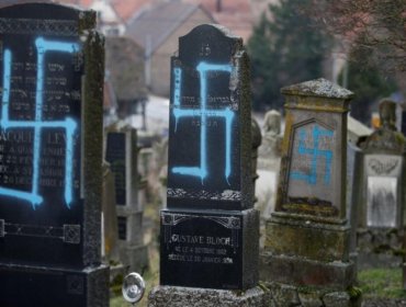 Grupo neonazi profanó cerca de 80 tumbas de un cementerio judío de Francia