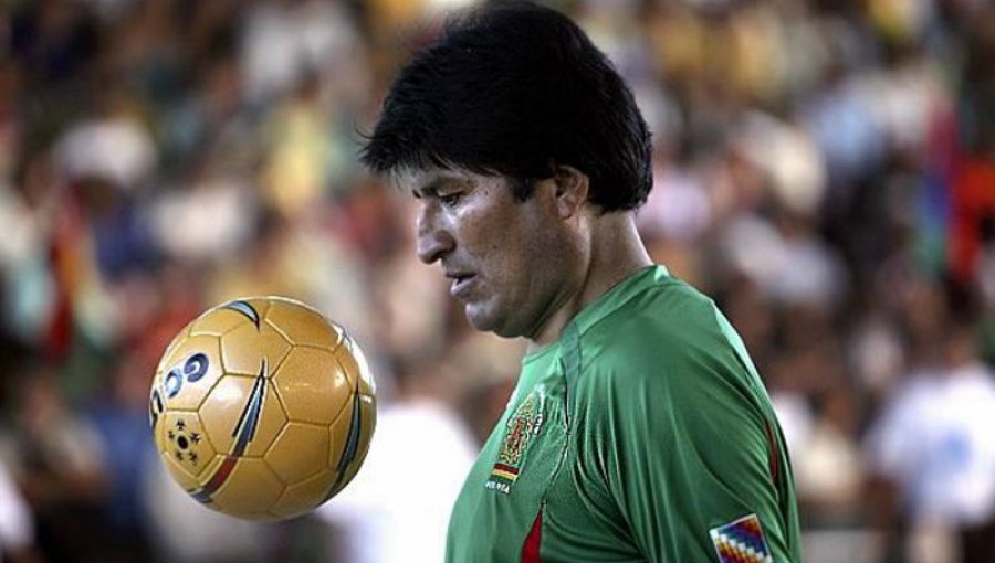 Evo Morales presenta candidatura para que Bolivia sea subsede del Mundial 2030