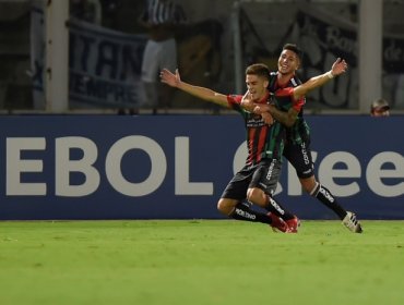 Hinchas de Talleres de Córdoba apoyaron con lienzo a Palestino