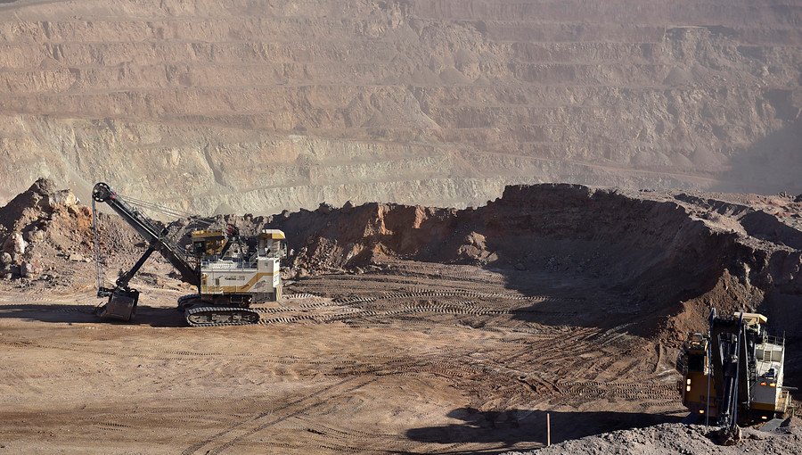 Dirección General de Agua restringirá derechos de agua para mineras en el país