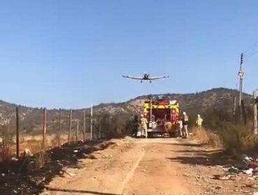 Filtran vídeo de peligrosa acción de avión de Conaf tras Incendio en Limache