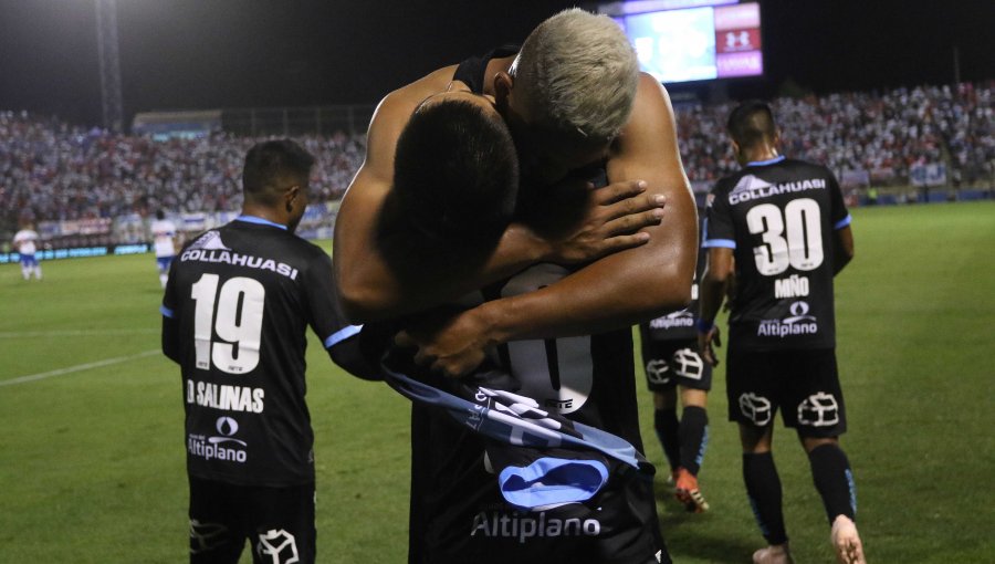 Iquique dio la sorpresa y venció a Universidad Católica en San Carlos