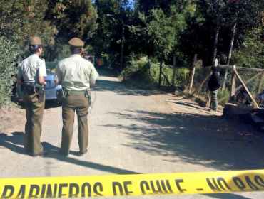 Biobío: Encuentran a hombre y mujer colgados en puente Tricauco de Santa Juana