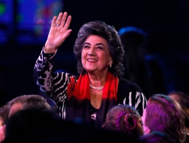 El "Monstruo" pifió a la alcaldesa Reginato en saludo protocolar del Festival