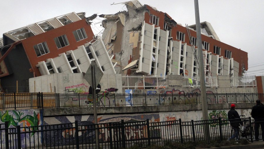 A nueve años del 27-F: Realizan homenaje a ocho víctimas del edificio Alto Río