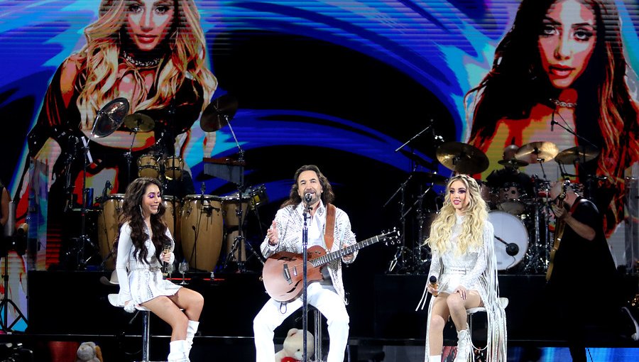 Fotos: Marco Antonio Solís cantó junto a sus hijas en Viña 2019