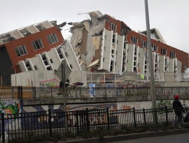 A nueve años del 27-F: Realizan homenaje a ocho víctimas del edificio Alto Río