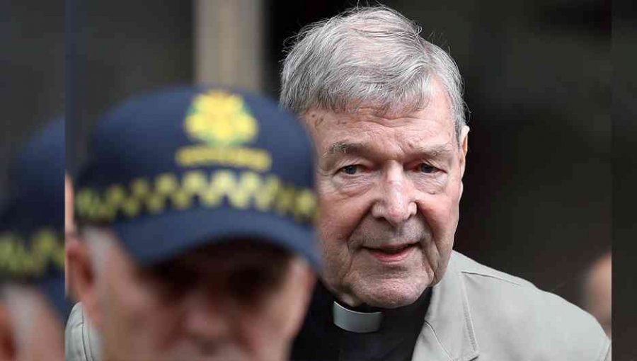 Ex asesor del Papa Francisco, cardenal George Pell, pasó su primera noche privado de libertad