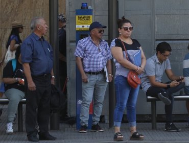 Inauguran primeros “Paraderos Seguros” en la comuna de Santiago