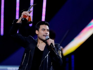 Carlos Rivera llenó de romanticismo la cuarta noche del Festival de Viña