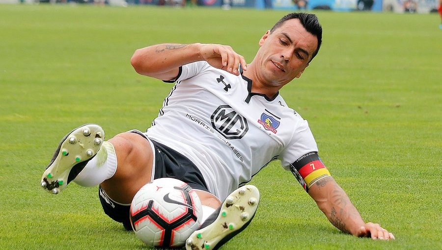 Esteban Paredes quedó descartado del partido de Colo-Colo ante Curicó