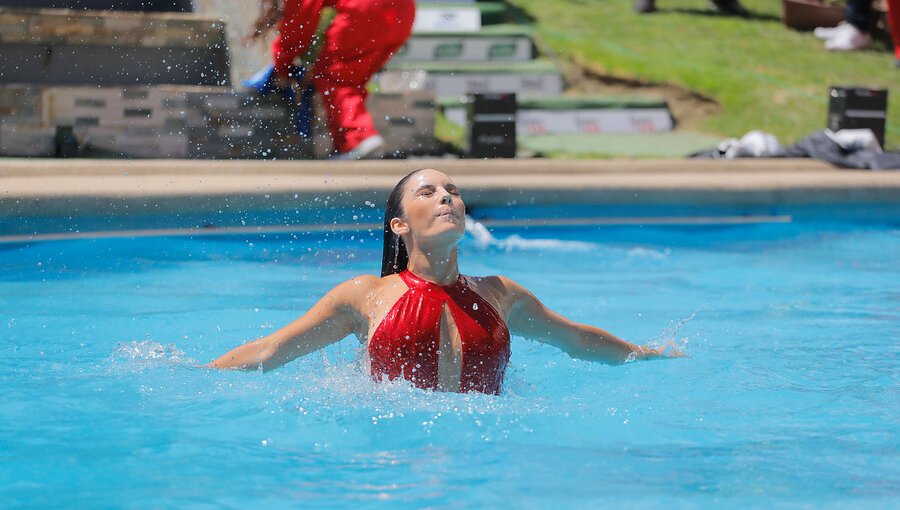 Las imágenes del piscinazo más inadvertido del Festival de Viña