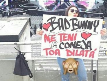 Fotos: Mira los carteles más subidos de tono de las fanáticas de Bad Bunny