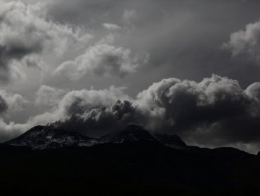 Explosiones de actividad volcánica se registran en Nevados de Chillán