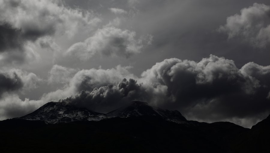 Explosiones de actividad volcánica se registran en Nevados de Chillán