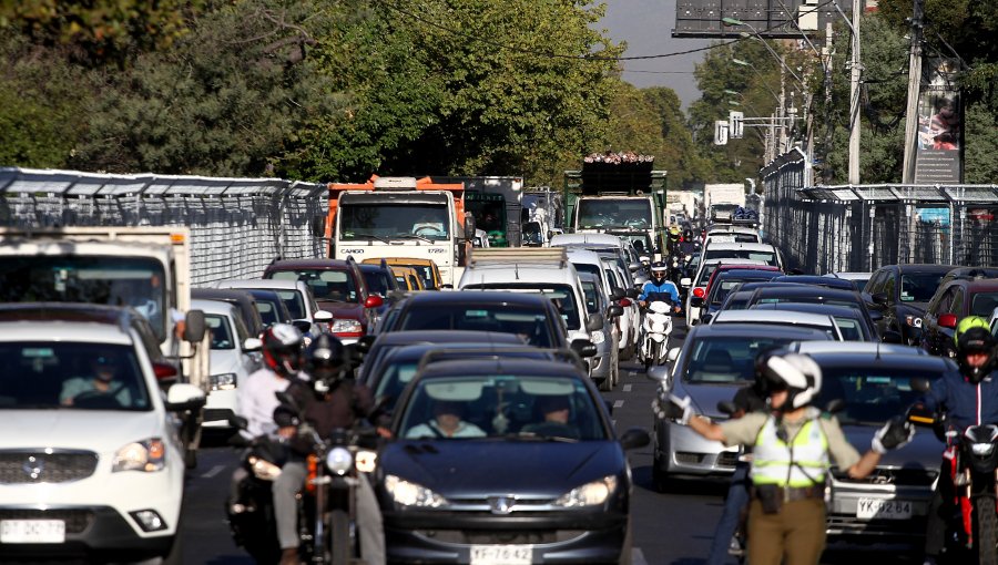 Los puntos críticos de congestión que se prevén para el “Súper Lunes” en Santiago