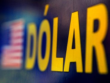 El dólar cerró a la baja ante el fuerte repunte del precio del cobre